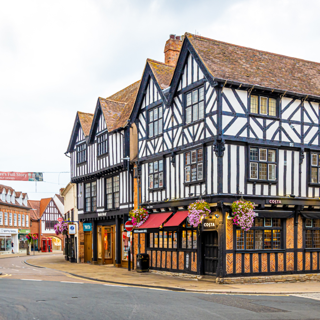 https://www.jostudyenglishacademy.com/wp-content/uploads/2025/01/JoStudy-Young-Learner-Programmes-Stratford-upon-Avon-3.png